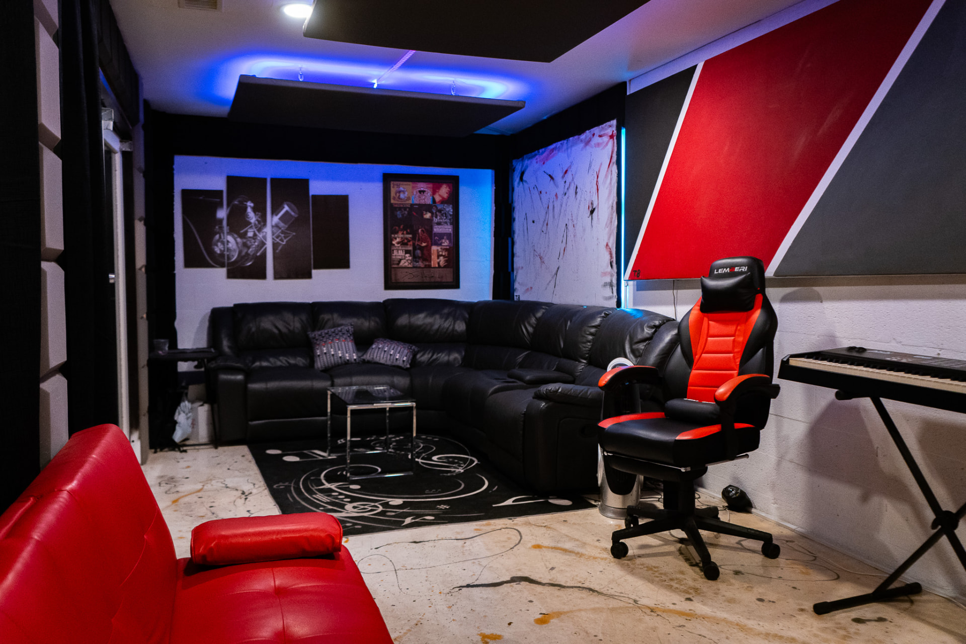 Inside ALL N 1 STUDIO during a session